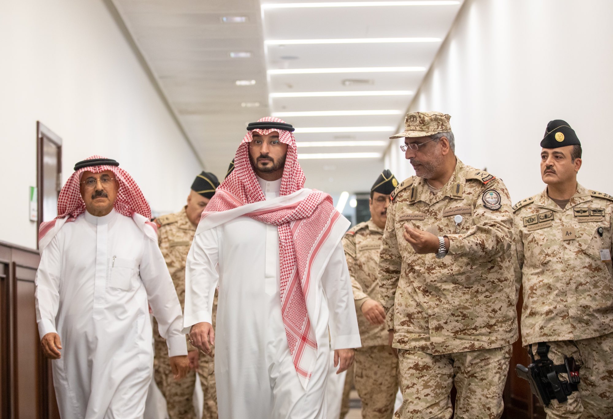 الامير عبدالله بن بندر يزور كلية الملك عبدالله بن عبدالعزيز للقيادة والأركان